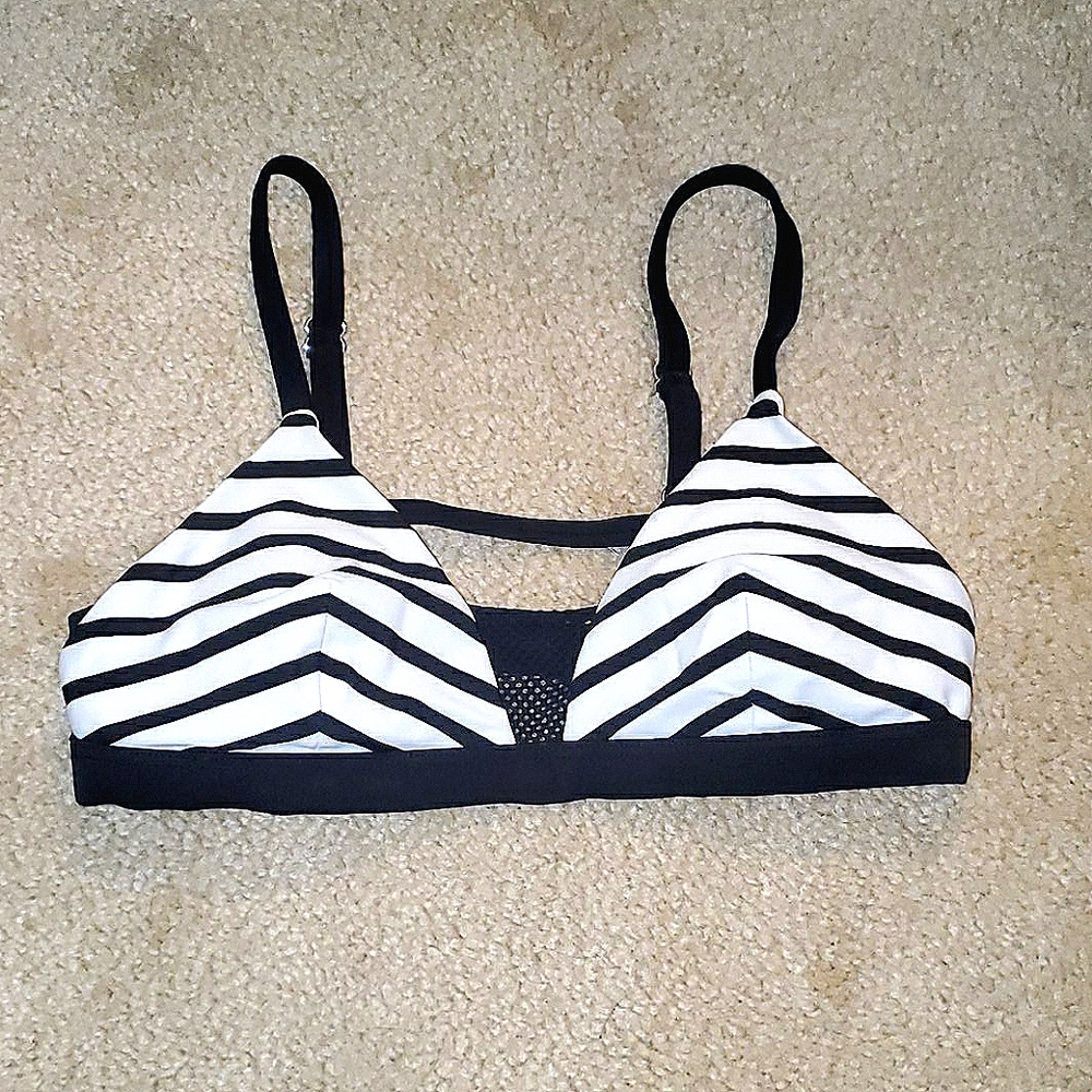 🔥2/$10 Striped bikini top